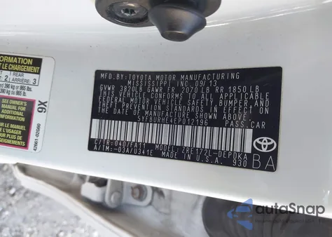 2014 Toyota Corolla L z USA, uszkodzony, nr VIN 5YFBURHE4EP012196